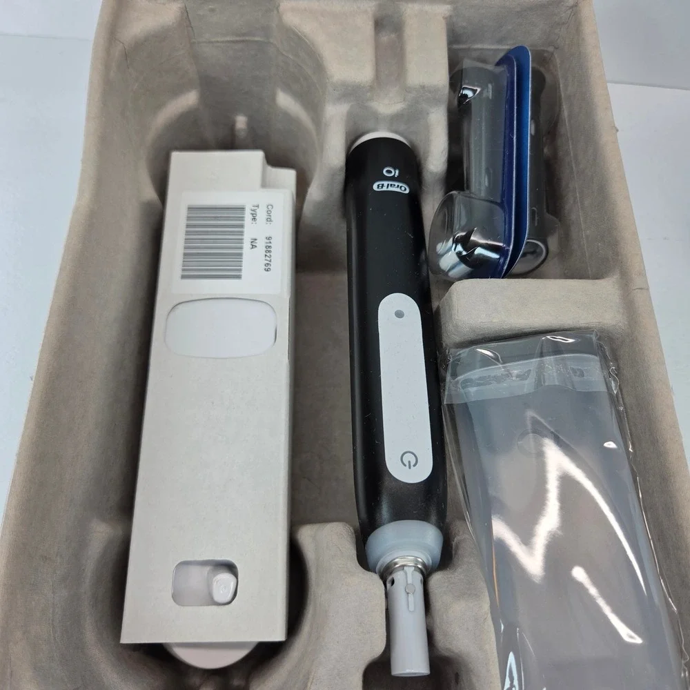 Oral-B iO Series 3 Limited Electric Toothbrush Matte Black 3 Modes Travel Case